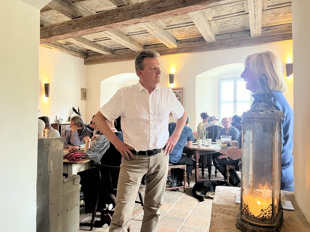 Groß (1a_Restaurant)